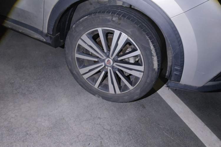 Used Roewe RX5 New Energy 2017 eRX5 50T Hybrid Connected Prestige Flagship Edition Right Front Wheel Hub