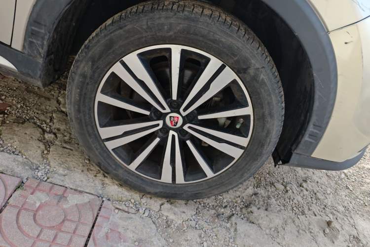 Used Roewe RX5 New Energy 2017 eRX5 50T Hybrid Connected Prestige Flagship Edition Right Front Wheel Hub