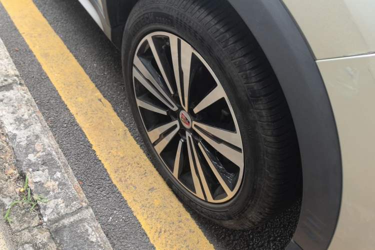 Used Roewe RX5 New Energy 2017 eRX5 50T Hybrid Connected Prestige Flagship Edition Right Front Wheel Hub