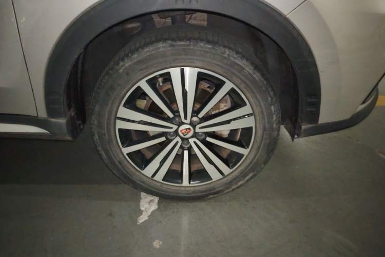 Used Roewe RX5 New Energy 2017 eRX5 50T Hybrid Connected Prestige Flagship Edition Right Front Wheel Hub