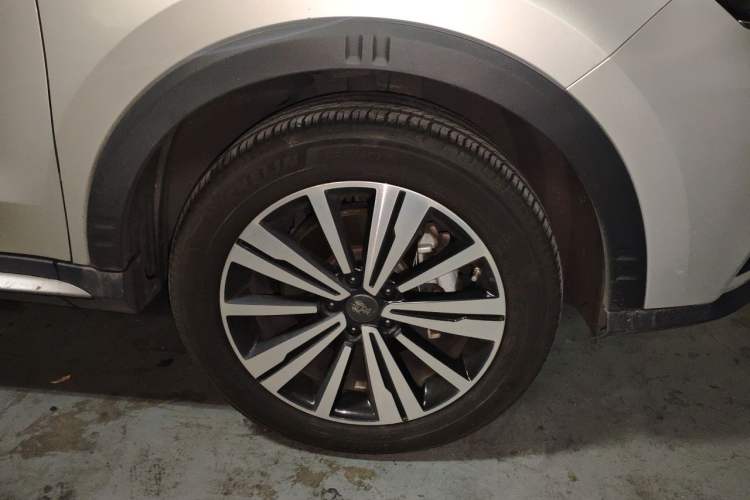 Used Roewe RX5 New Energy 2017 eRX5 50T Hybrid Connected Prestige Flagship Edition Right Front Wheel Hub
