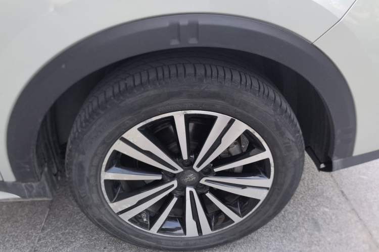 Used Roewe RX5 New Energy 2017 eRX5 50T Hybrid Connected Prestige Flagship Edition Right Front Wheel Hub