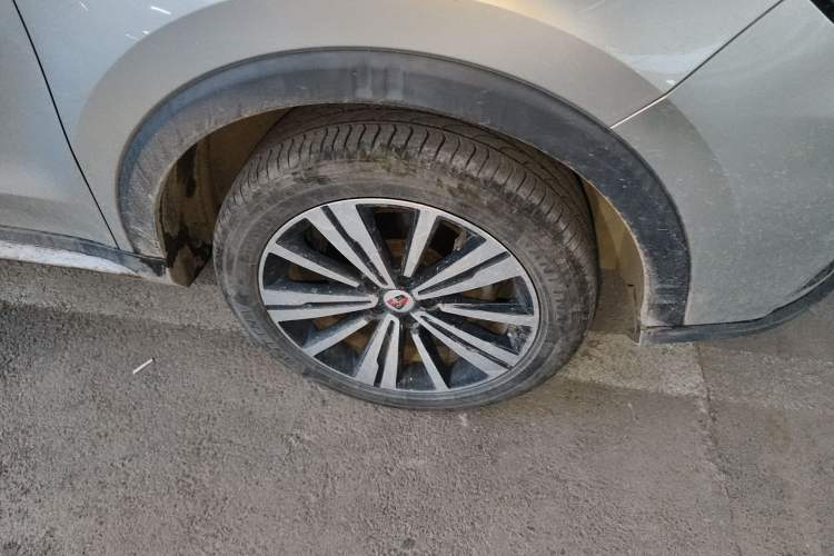 Used Roewe RX5 New Energy 2017 eRX5 50T Hybrid Connected Prestige Flagship Edition Right Front Wheel Hub