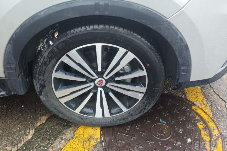 Used Roewe RX5 New Energy 2017 eRX5 50T Hybrid Connected Prestige Flagship Edition Right Front Wheel Hub