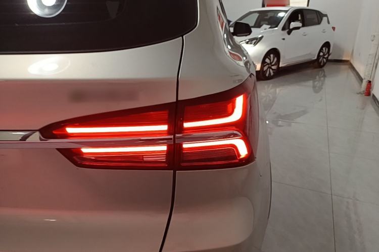 Used Roewe RX5 New Energy 2017 ERX5 EV400 Electric Internet Supreme Edition Right Rear Taillight