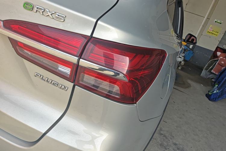 Used Roewe RX5 New Energy 2017 eRX5 50T Hybrid Connected Prestige Flagship Edition Right Rear Taillight