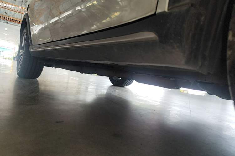 Used Roewe RX5 New Energy 2017 eRX5 50T Hybrid Connected Prestige Flagship Edition Right Side Sill