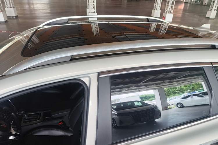 Used Roewe RX5 New Energy 2017 eRX5 50T Hybrid Connected Prestige Flagship Edition Roof