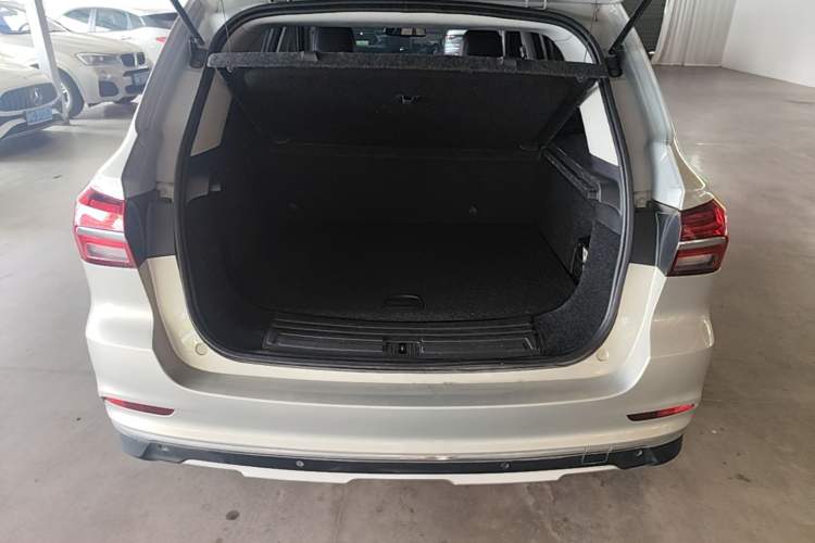 Used Roewe RX5 New Energy 2017 eRX5 50T Hybrid Connected Prestige Flagship Edition Trunk