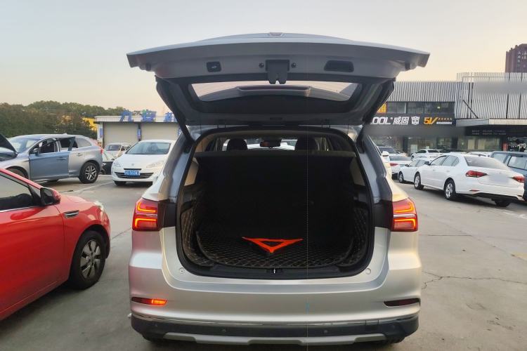 Used Roewe RX5 New Energy 2017 eRX5 50T Hybrid Connected Prestige Flagship Edition Trunk