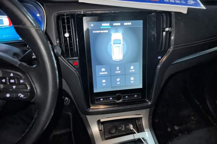 Used Roewe RX5 New Energy 2017 ERX5 EV400 Electric Internet Supreme Edition Audio And AC Panel