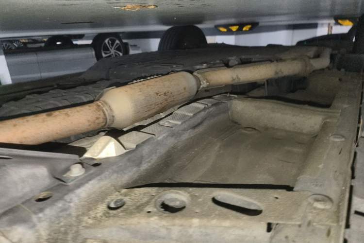 Used Roewe RX5 New Energy 2017 eRX5 50T Hybrid Connected Prestige Flagship Edition Chassis Front Right