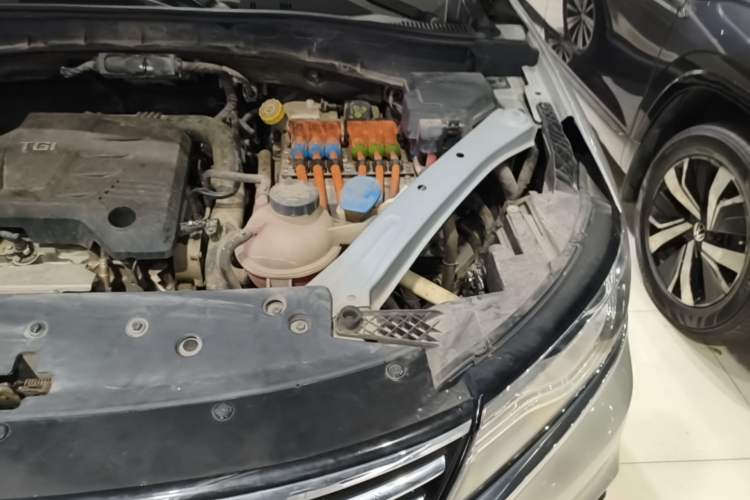 Used Roewe RX5 New Energy 2017 eRX5 50T Hybrid Connected Prestige Flagship Edition Engine Bay Left