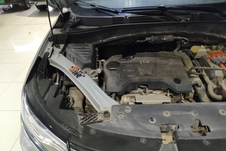 Used Roewe RX5 New Energy 2017 eRX5 50T Hybrid Connected Prestige Flagship Edition Engine Bay Right