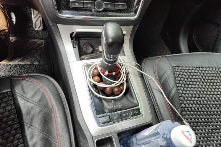 Used Roewe RX5 New Energy 2017 eRX5 50T Hybrid Connected Prestige Flagship Edition Gear Lever