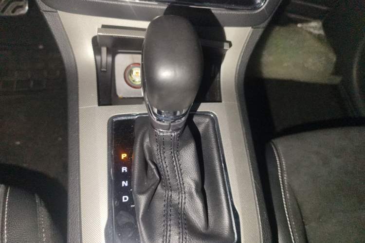 Used Roewe RX5 New Energy 2017 eRX5 50T Hybrid Connected Prestige Flagship Edition Gear Lever