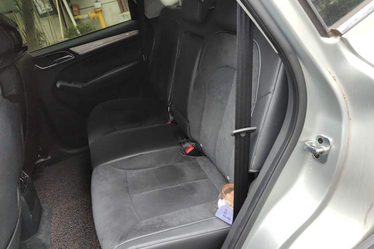 Used Roewe RX5 New Energy 2017 eRX5 50T Hybrid Connected Prestige Flagship Edition Left Rear Seat