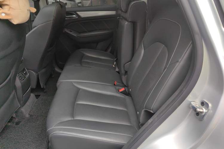 Used Roewe RX5 New Energy 2017 eRX5 50T Hybrid Connected Prestige Flagship Edition Left Rear Seat