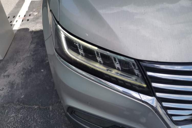 Used Roewe RX5 New Energy 2017 eRX5 50T Hybrid Connected Prestige Flagship Edition Right Front Headlight