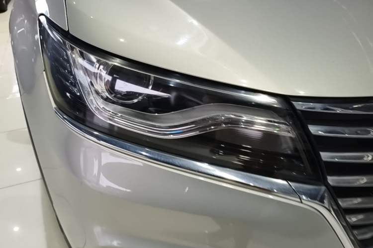 Used Roewe RX5 New Energy 2017 eRX5 50T Hybrid Connected Prestige Flagship Edition Right Front Headlight