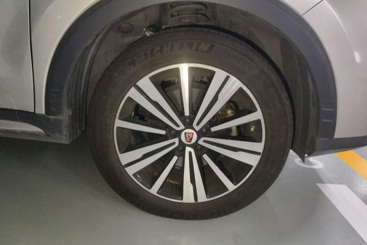 Used Roewe RX5 New Energy 2017 eRX5 50T Hybrid Connected Prestige Flagship Edition Right Front Wheel Hub