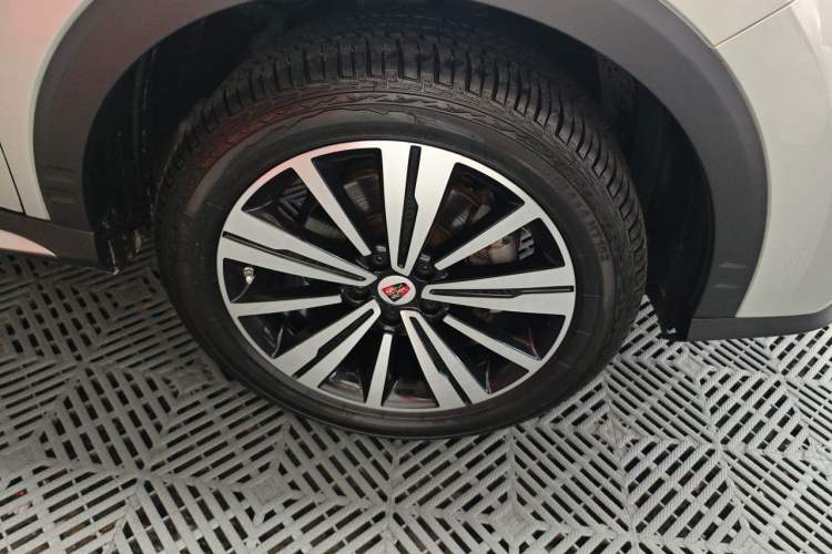 Used Roewe RX5 New Energy 2017 eRX5 50T Hybrid Connected Prestige Flagship Edition Right Front Wheel Hub