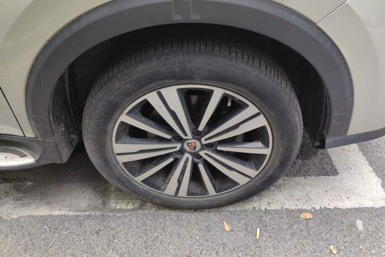 Used Roewe RX5 New Energy 2017 eRX5 50T Hybrid Connected Prestige Flagship Edition Right Front Wheel Hub
