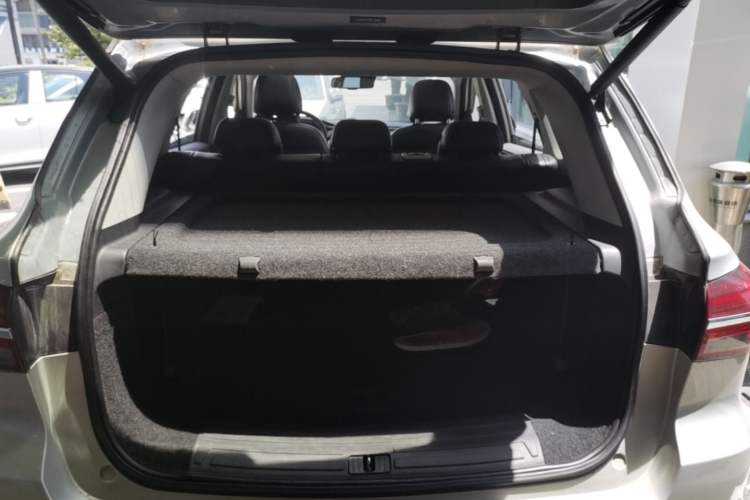 Used Roewe RX5 New Energy 2017 eRX5 50T Hybrid Connected Prestige Flagship Edition Trunk