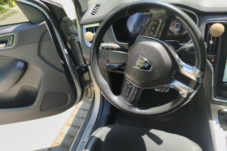 Used Roewe RX5 New Energy 2017 eRX5 50T Hybrid Connected Prestige Flagship Edition Steering Wheel
