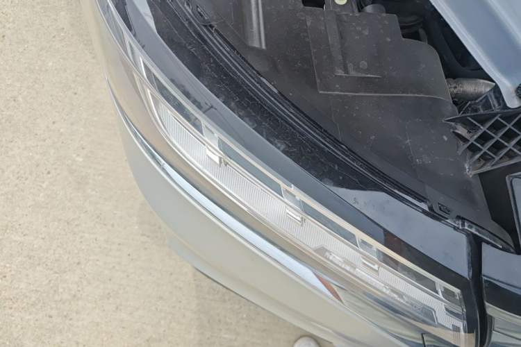 Used Roewe RX5 New Energy 2017 eRX5 50T Hybrid Connected Prestige Flagship Edition Engine Bay Right