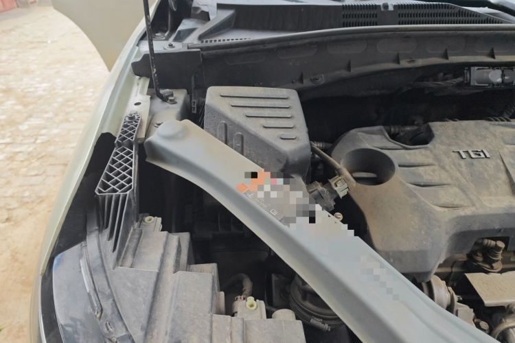 Used Roewe RX5 New Energy 2017 eRX5 50T Hybrid Connected Prestige Flagship Edition Engine Bay Right