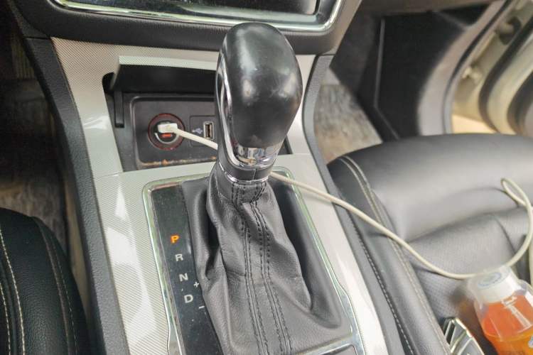 Used Roewe RX5 New Energy 2017 eRX5 50T Hybrid Connected Prestige Flagship Edition Gear Lever