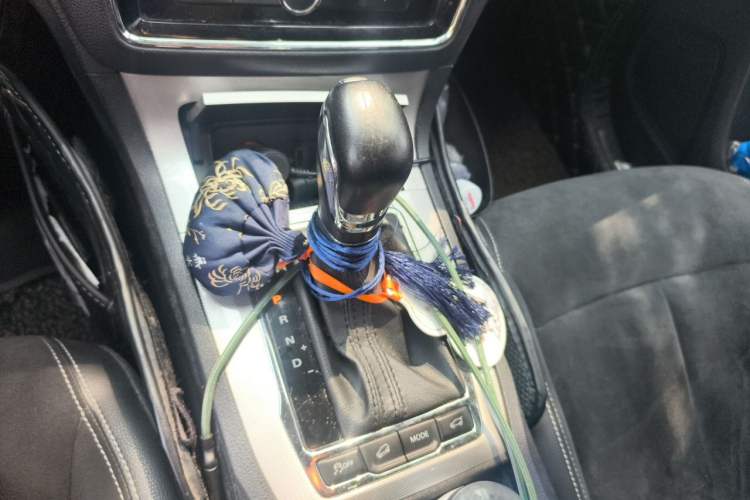 Used Roewe RX5 New Energy 2017 eRX5 50T Hybrid Connected Prestige Flagship Edition Gear Lever