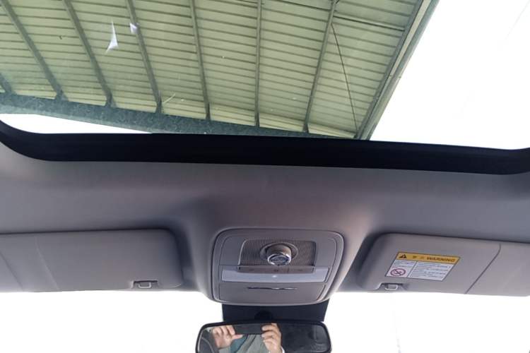 Used Roewe RX5 New Energy 2017 eRX5 50T Hybrid Connected Prestige Flagship Edition Headliner
