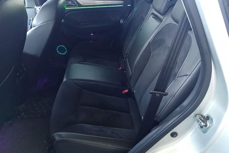 Used Roewe RX5 New Energy 2017 eRX5 50T Hybrid Connected Prestige Flagship Edition Left Rear Seat