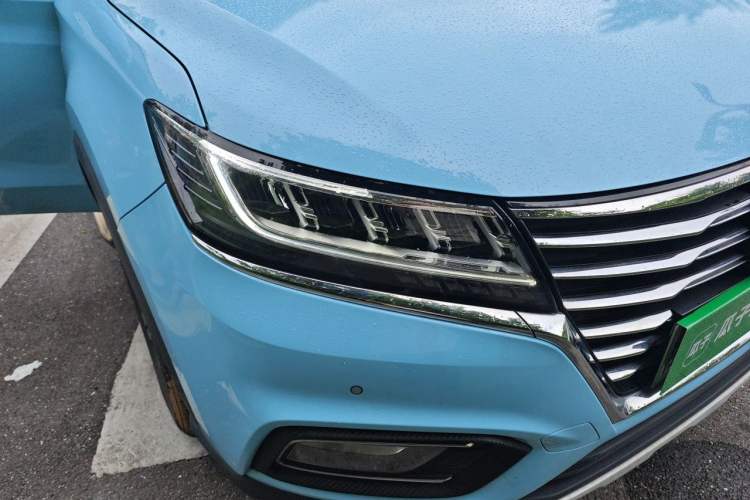 Used Roewe RX5 New Energy 2017 eRX5 50T Hybrid Connected Prestige Flagship Edition Right Front Headlight