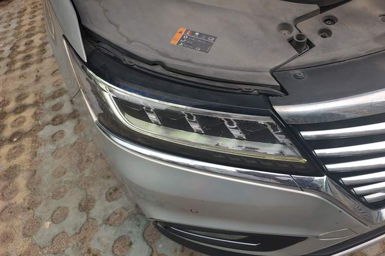 Used Roewe RX5 New Energy 2017 ERX5 EV400 Electric Internet Supreme Edition Right Front Headlight