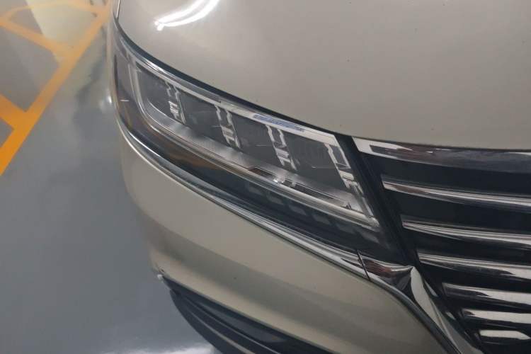 Used Roewe RX5 New Energy 2017 ERX5 EV400 Electric Internet Flagship Edition Right Front Headlight