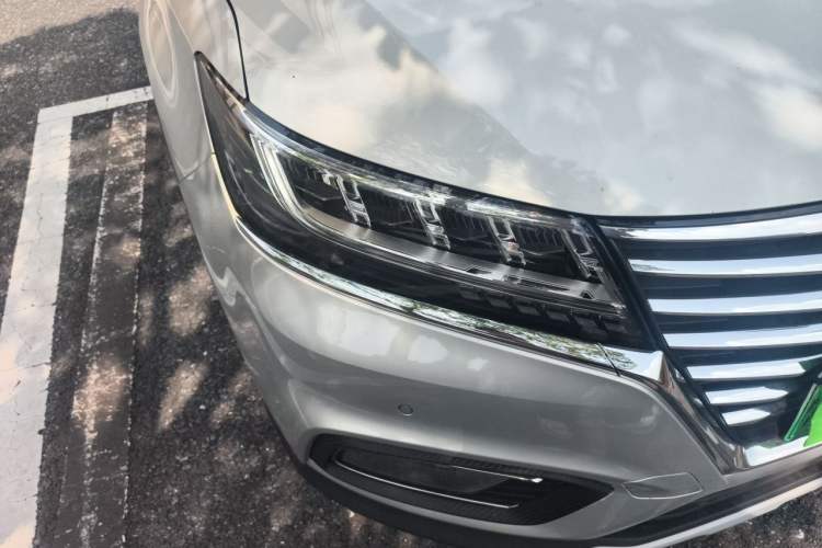 Used Roewe RX5 New Energy 2017 eRX5 50T Hybrid Connected Prestige Flagship Edition Right Front Headlight