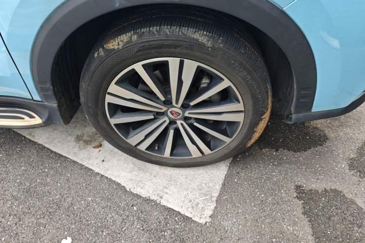 Used Roewe RX5 New Energy 2017 eRX5 50T Hybrid Connected Prestige Flagship Edition Right Front Wheel Hub