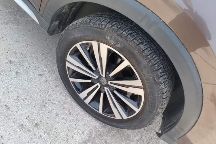 Used Roewe RX5 New Energy 2017 eRX5 50T Hybrid Connected Prestige Flagship Edition Right Front Wheel Hub