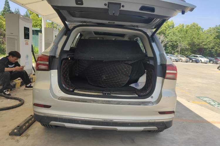 Used Roewe RX5 New Energy 2017 eRX5 50T Hybrid Connected Prestige Flagship Edition Trunk