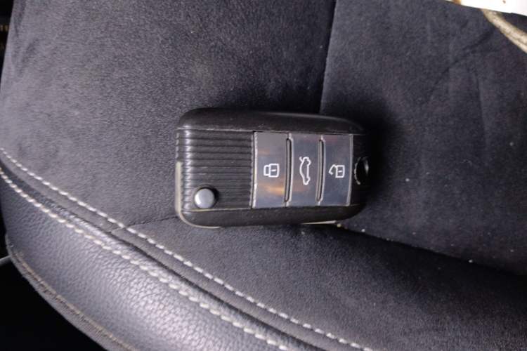 Used Roewe RX5 New Energy 2017 ERX5 EV400 Electric Internet Supreme Edition Vehicle Key