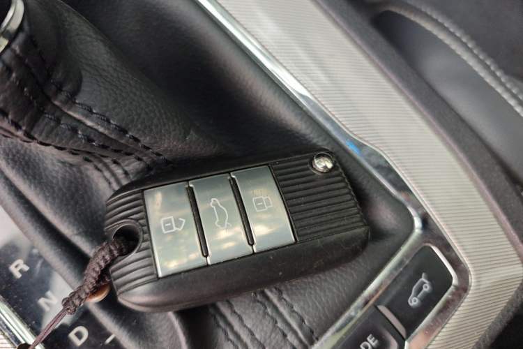 Used Roewe RX5 New Energy 2017 eRX5 50T Hybrid Connected Prestige Flagship Edition Vehicle Key