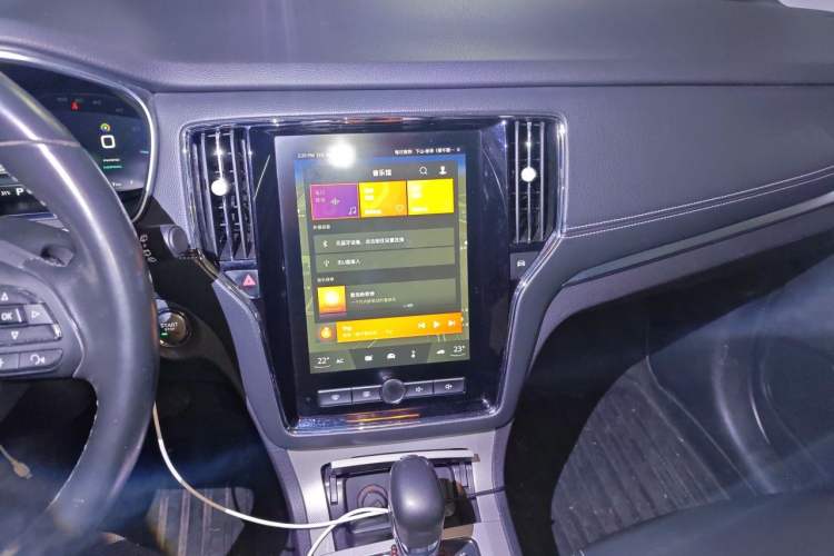 Used Roewe RX5 New Energy 2017 eRX5 50T Hybrid Connected Prestige Flagship Edition Audio And AC Panel