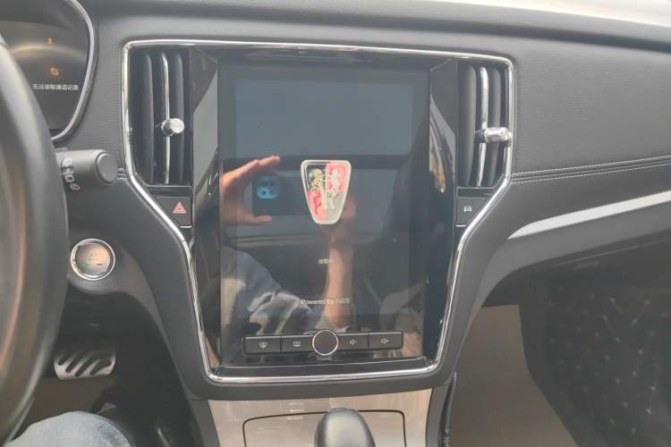 Used Roewe RX5 New Energy 2017 eRX5 50T Hybrid Connected Prestige Flagship Edition Audio And AC Panel