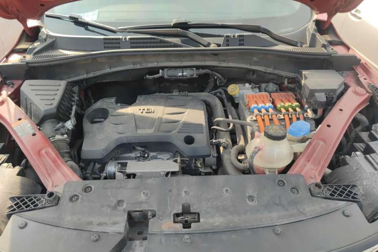 Used Roewe RX5 New Energy 2017 eRX5 50T Hybrid Connected Prestige Flagship Edition Engine Bay