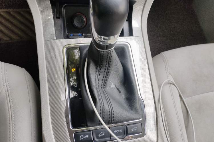 Used Roewe RX5 New Energy 2017 eRX5 50T Hybrid Connected Prestige Flagship Edition Gear Lever
