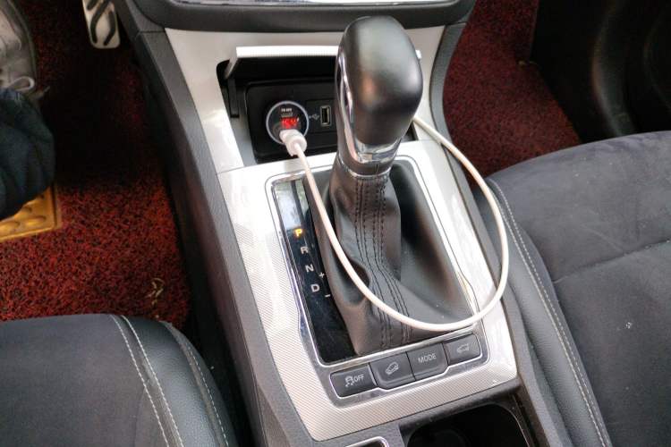 Used Roewe RX5 New Energy 2017 eRX5 50T Hybrid Connected Prestige Flagship Edition Gear Lever