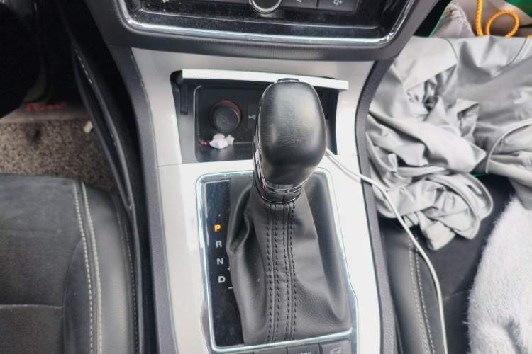Used Roewe RX5 New Energy 2017 eRX5 50T Hybrid Connected Prestige Flagship Edition Gear Lever